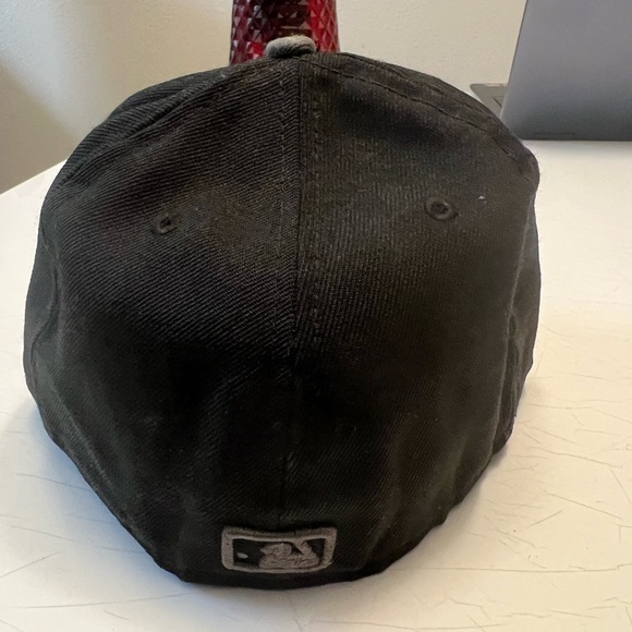 Men’s cap bundle. - Picture 4 of 6